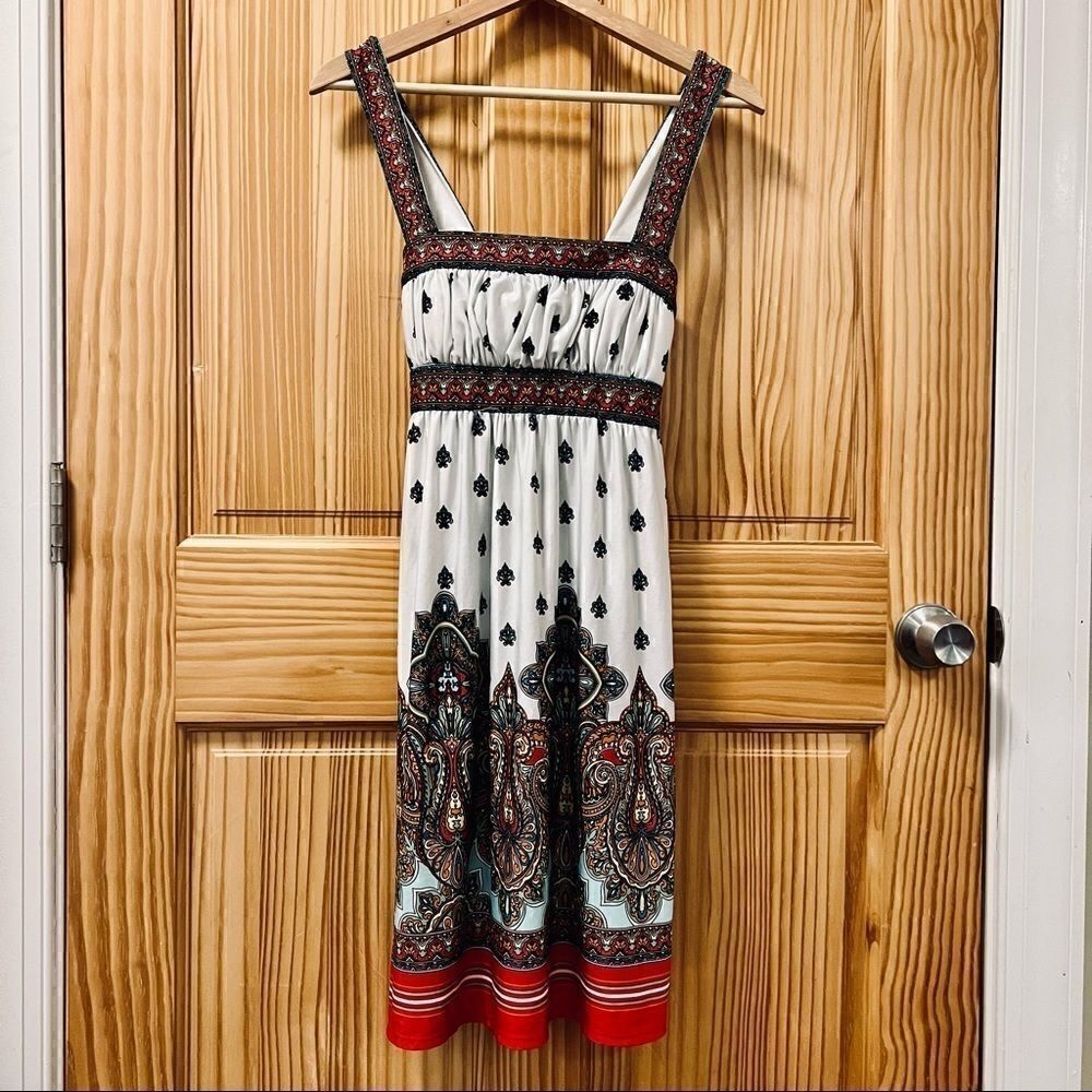 City Triangles white paisley boho pattern Grecian style sleeveless dress M